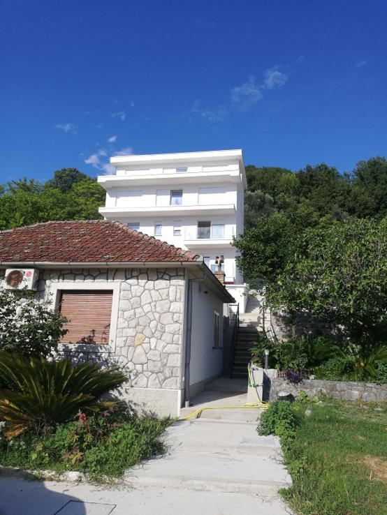 Villa Providenca Apartments Tivat Exterior photo