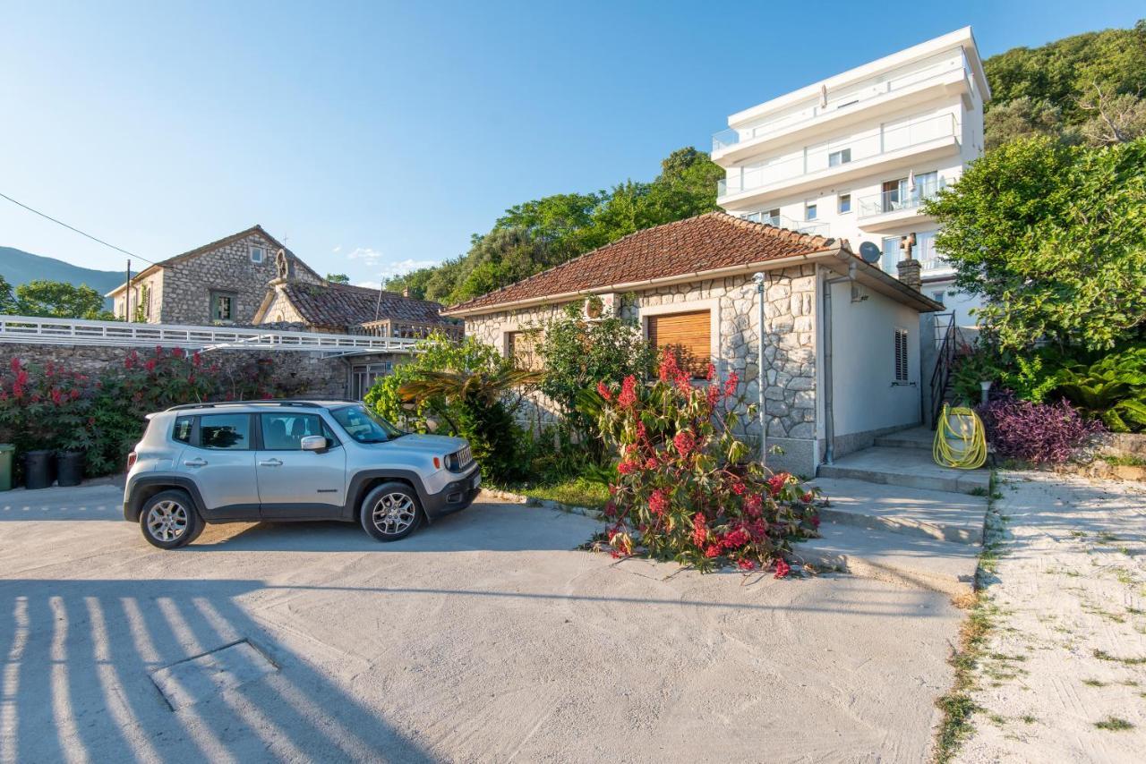 Villa Providenca Apartments Tivat Exterior photo