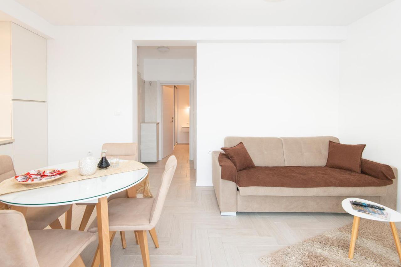 Villa Providenca Apartments Tivat Exterior photo