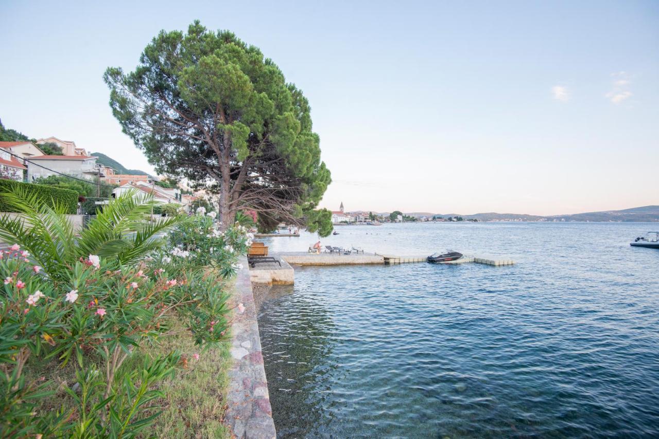 Villa Providenca Apartments Tivat Exterior photo