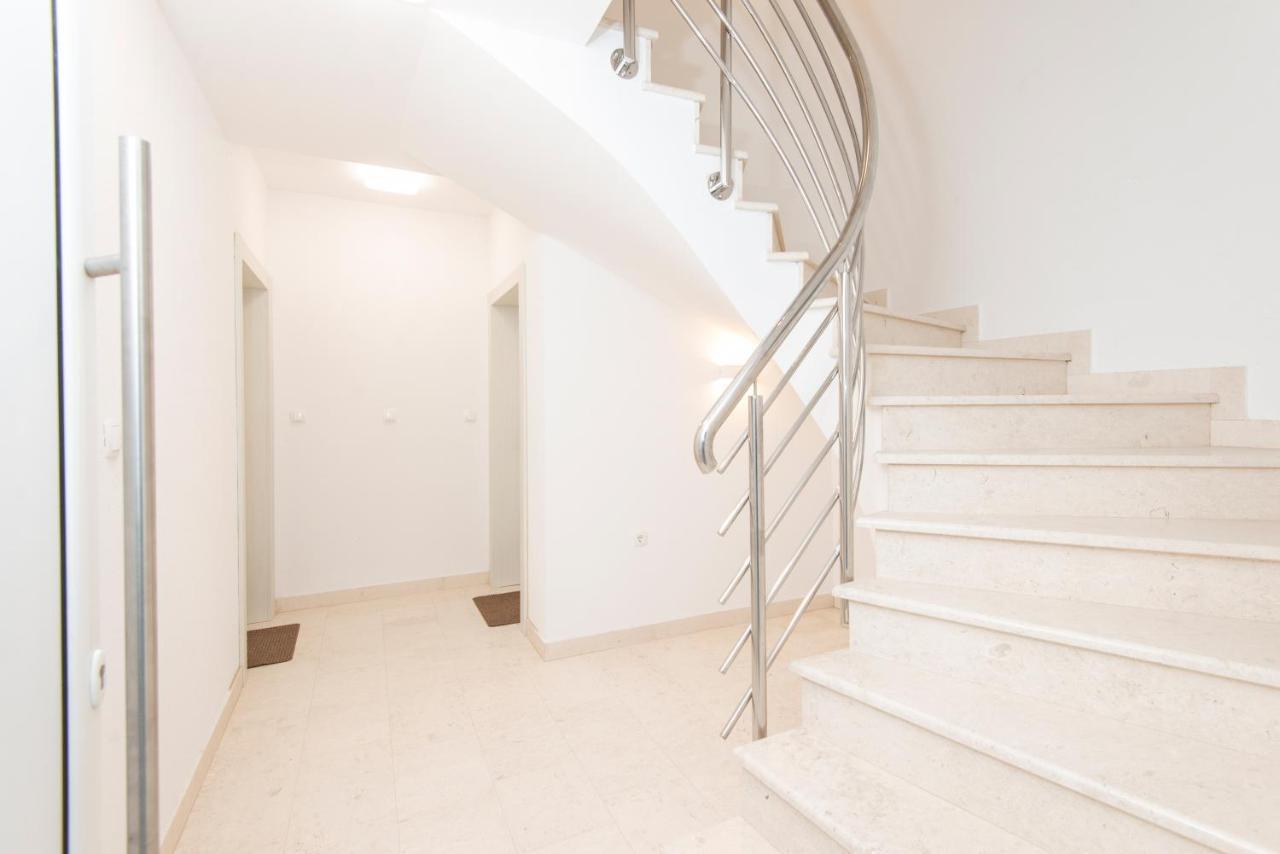 Villa Providenca Apartments Tivat Exterior photo