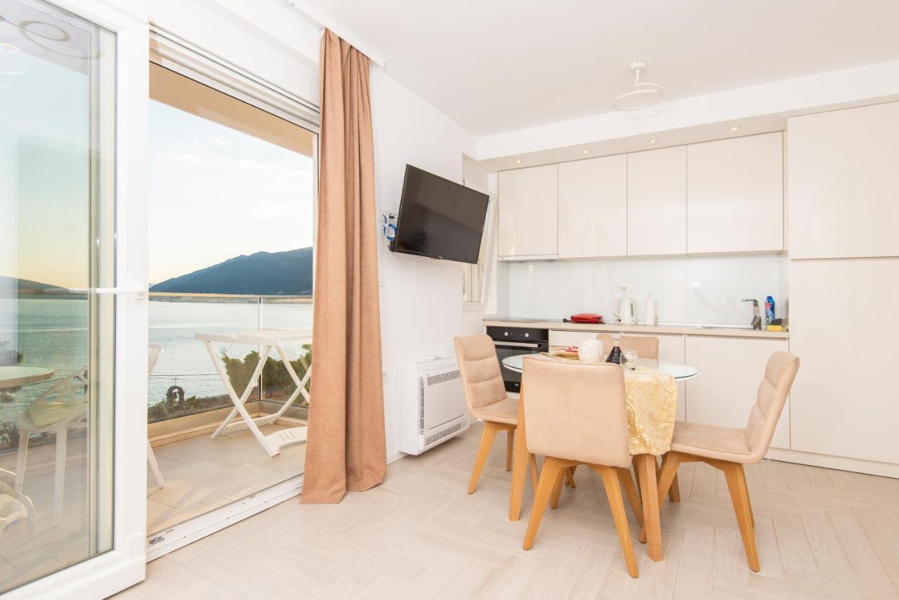 Villa Providenca Apartments Tivat Exterior photo